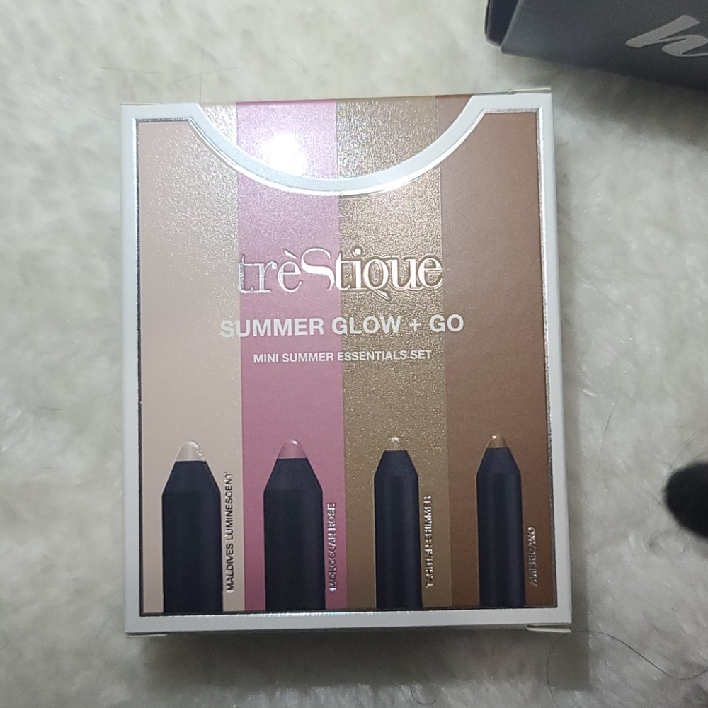 Mini summer essentials set